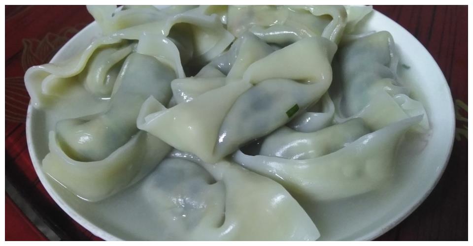 "包面"的口味可以是麻辣味的,也可以是咸鲜味;烹