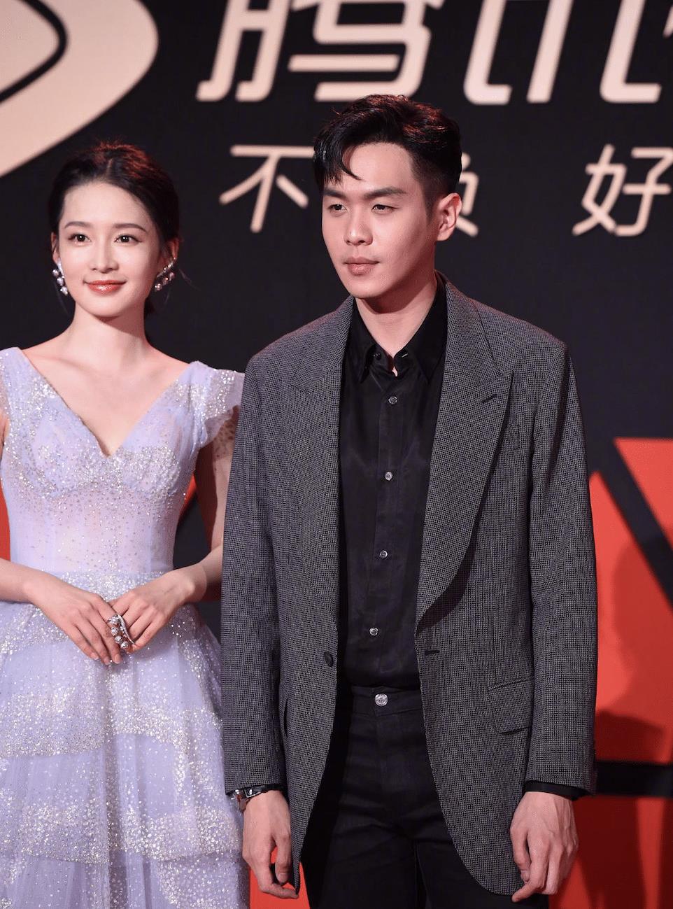 张若昀有多爱唐艺昕?看到和李沁走红毯时的细节,感叹求生欲满满