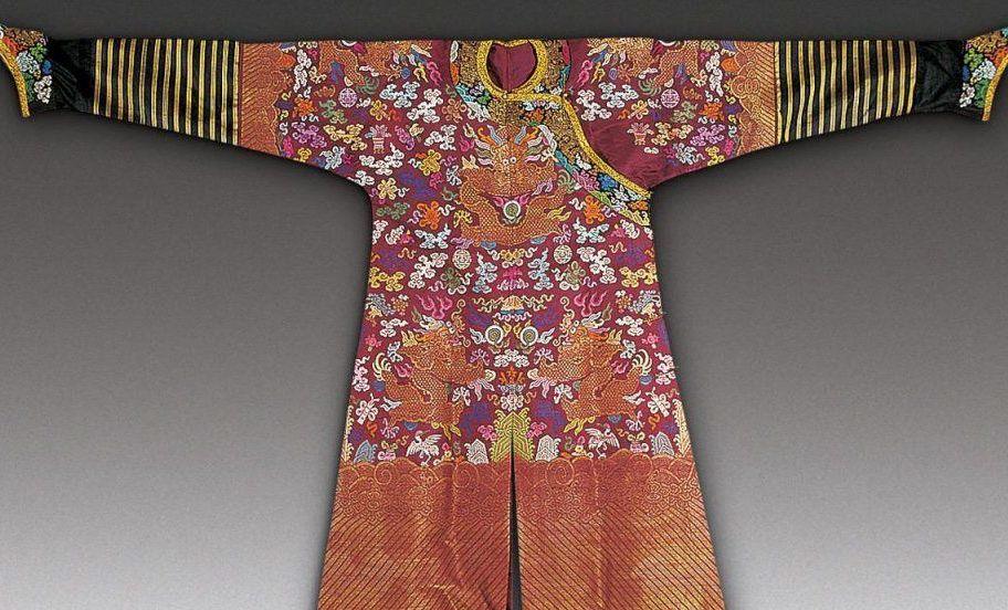 清朝的蟒袍和龙袍有什么不同？_图1-3