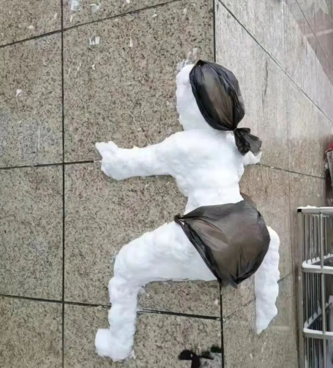 20220222昆明最美雪景售楼部最牛雪人