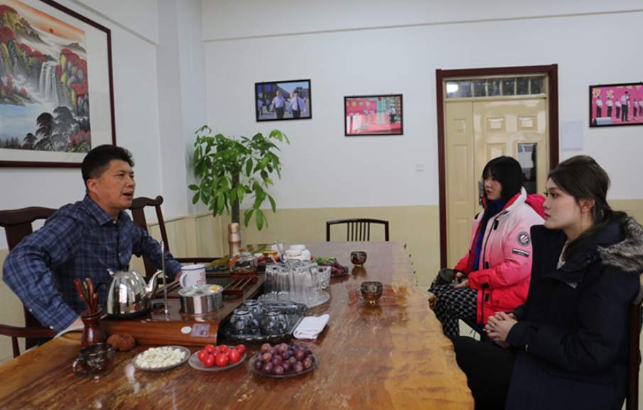 保定贺阳集团周虎振会见集团学校优秀学生,评论区承包了我的笑点