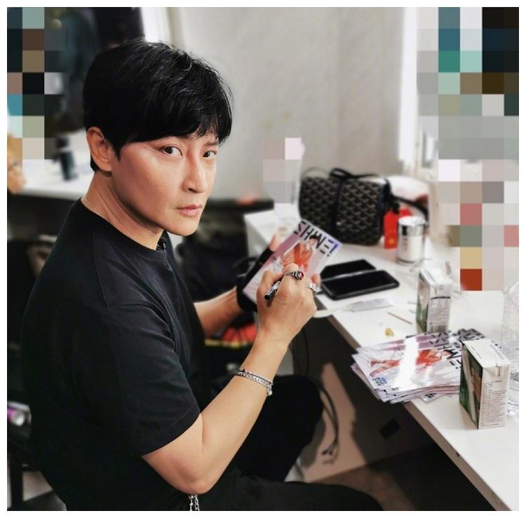 陈志朋晒减肥前后对比照狂减20斤像闹着玩去油只差一个体重