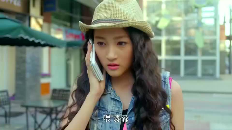 淼淼打电话冲后妈咆哮,后妈懵了,淼淼:姐骂的就是你