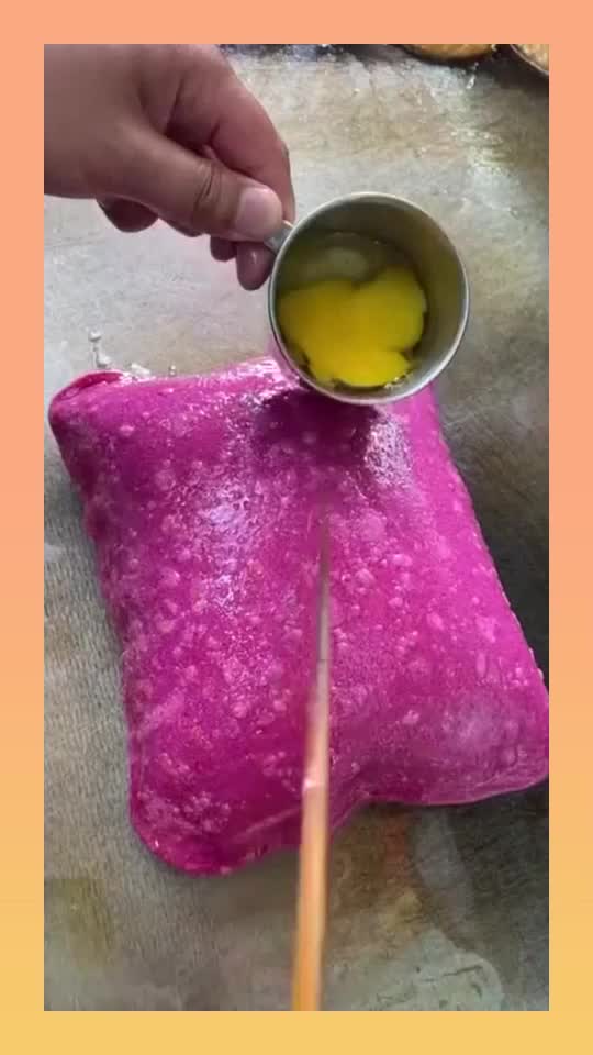 商家推出彩色鸡蛋灌饼 一天卖出五百个