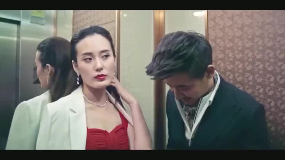 前妻做了换脸手术,利用美色接近前夫,展开了蓄谋已久的复仇计划|情感电影|热门电影|港台电影_新浪新闻