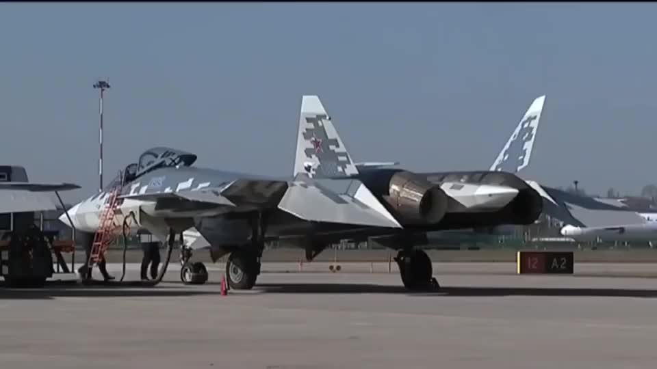 俄式暴力美学苏-57战斗机