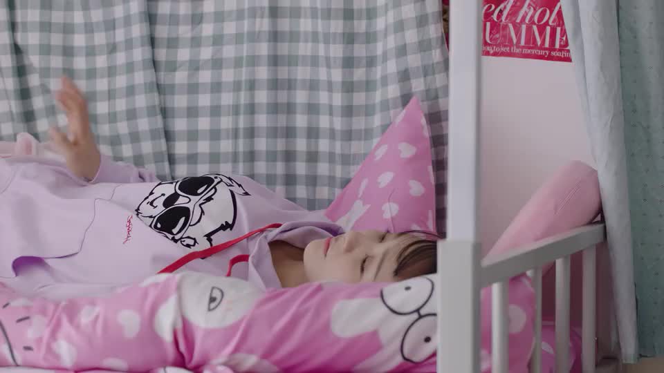 佟年知道亚亚喜欢米邵飞让韩商言帮忙追星他居然答应了