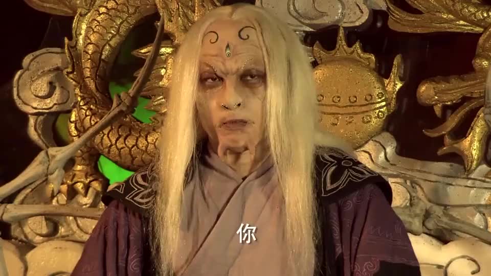 朱半斤被蜈蚣精抓住,没想到连石敢当都没认出来,还说他乱攀亲戚