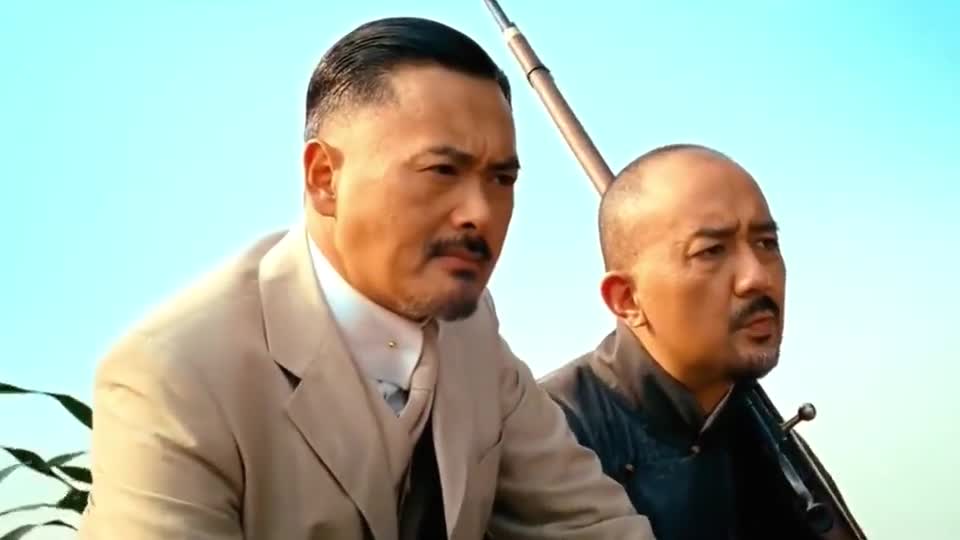 白花花的银子铺满大街全部散给穷人这下发财了