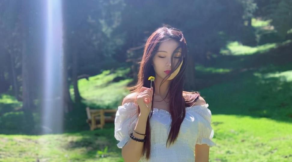 范子铭女友比其大3岁堪称广东最美啦啦队队长自曝最喜欢阿联