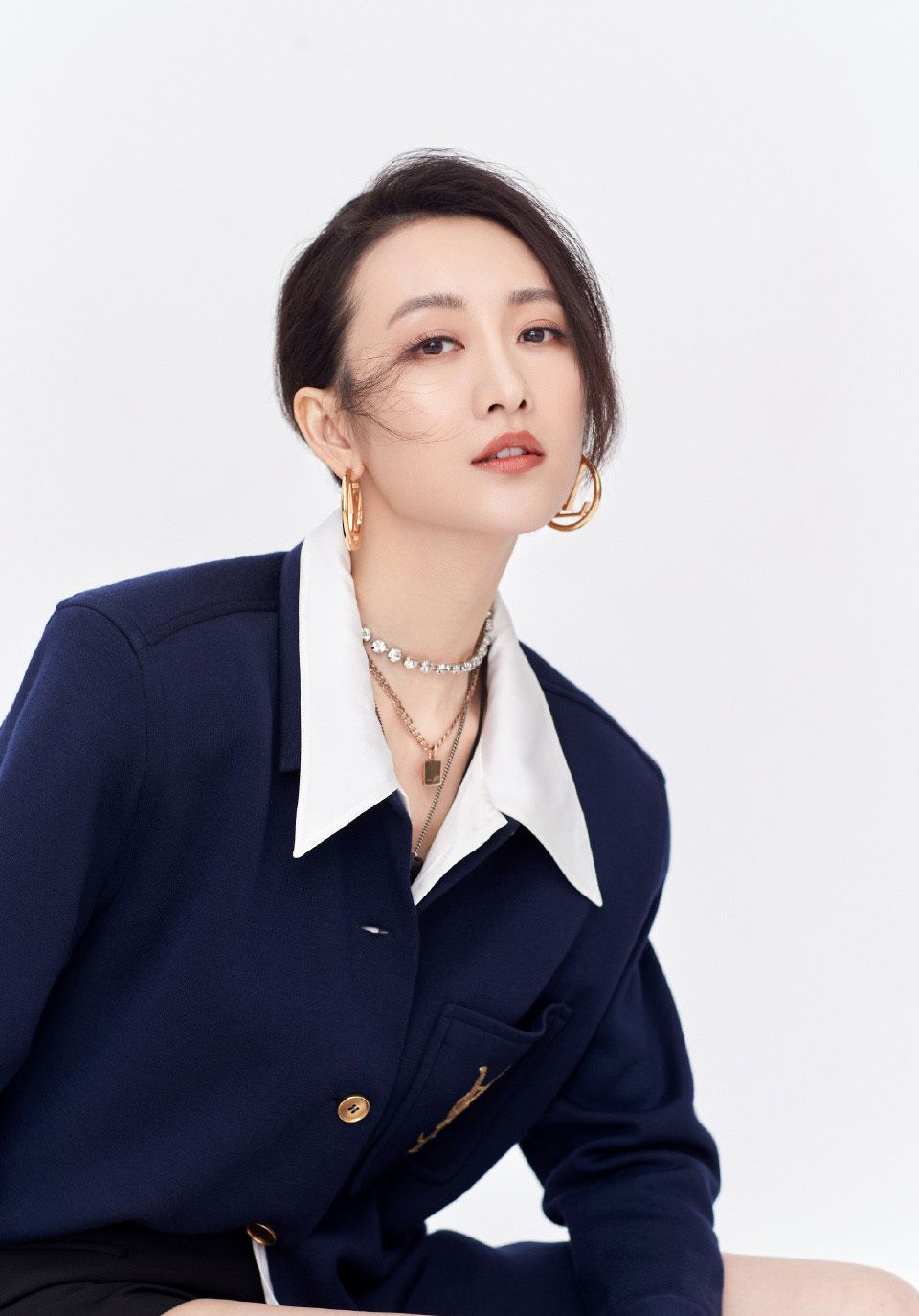 王鸥蓝色西装魅力写真图片,尽显都市时尚