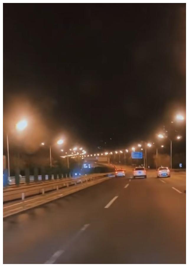 姜潮被麦迪娜赶出家门?深夜独自开车配文伤感,夫妻吵架了?