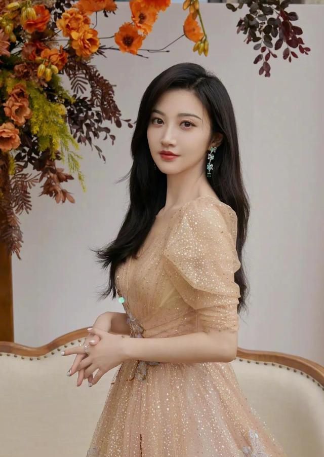 景甜星光薄纱长裙写真仙气满满_高清图集_新浪网