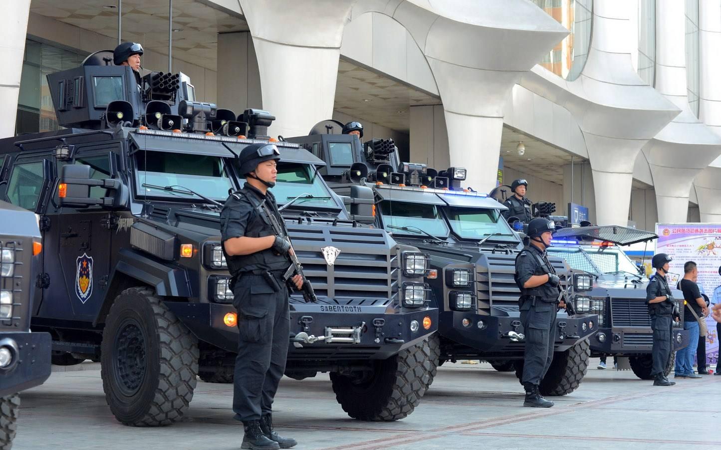 中国暴龙装甲车不仅霸气时尚还拥有强大的防弹性能