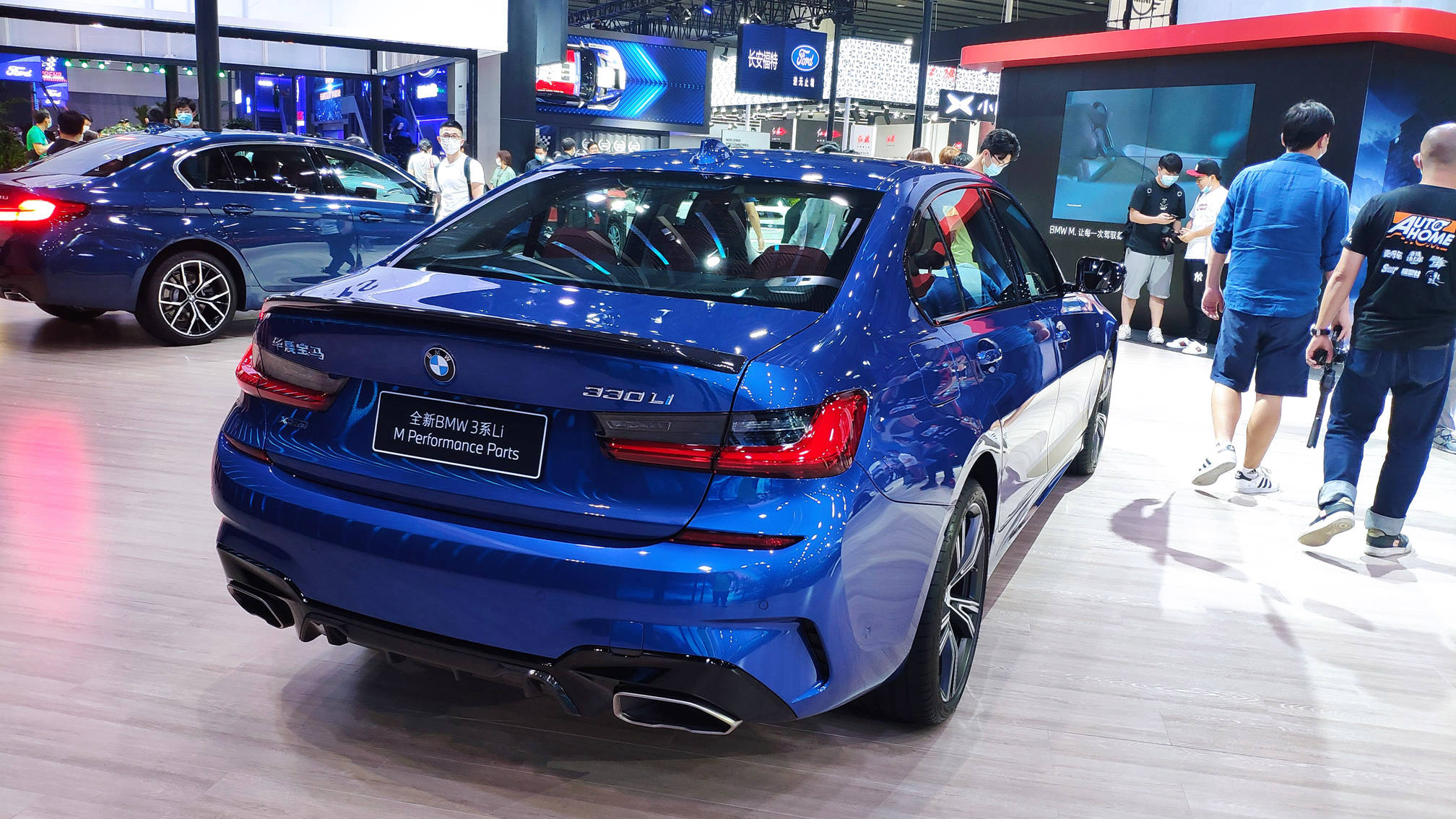 2020年广州车展宝马3系长轴运动套件版实车