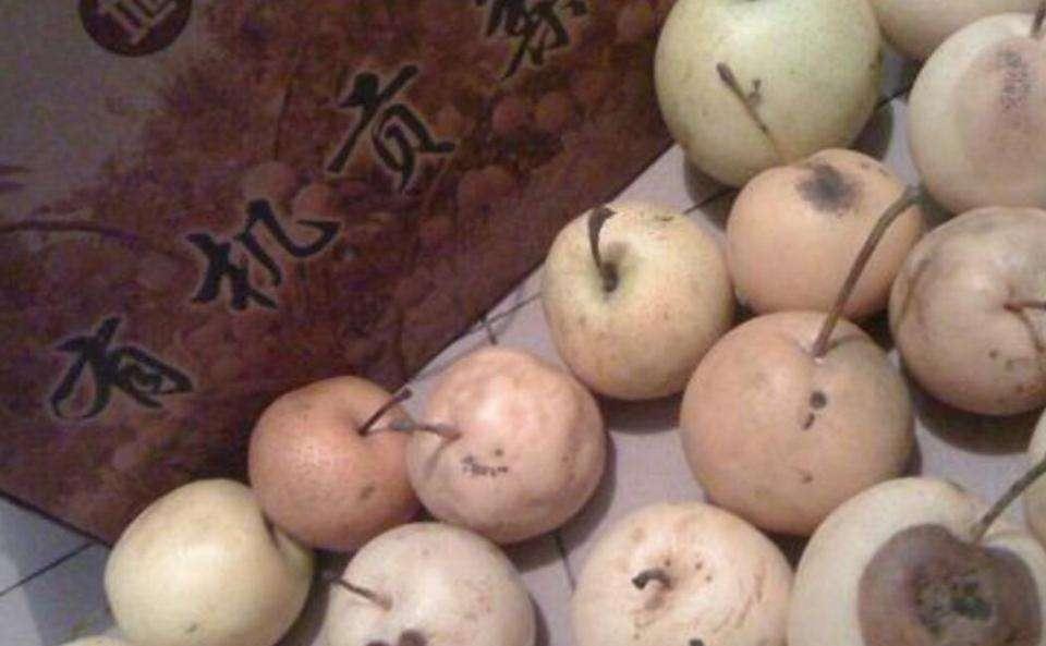 买了箱烂梨,找商家说理!商家:越烂越好吃!