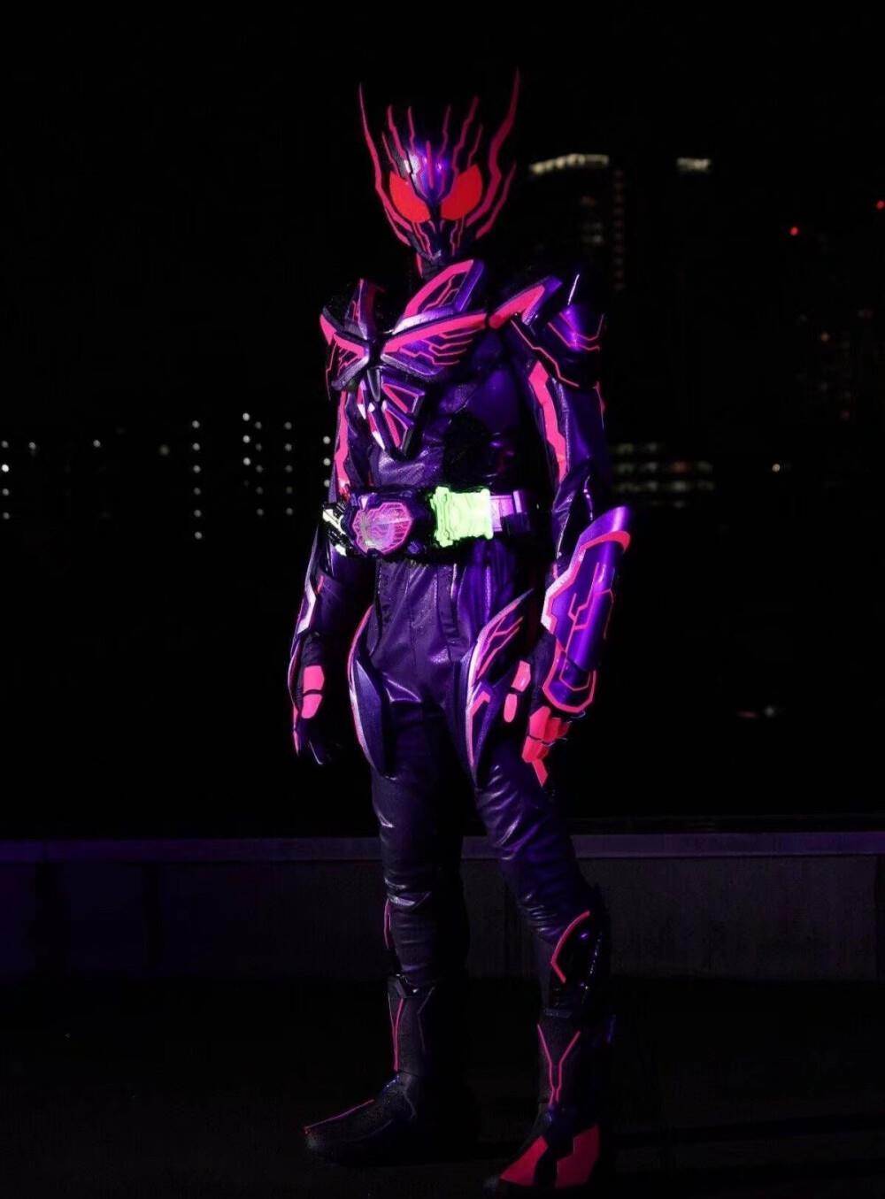 假面骑士01剧场版地狱蝗虫霸气现身零二和金属被迫吃瘪