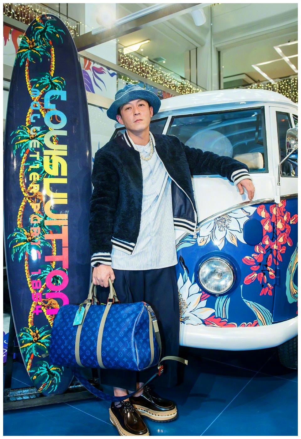 不混娱乐圈,成功改行做潮牌,堪称商业奇才|clot|陈冠希|潮牌_新浪新闻