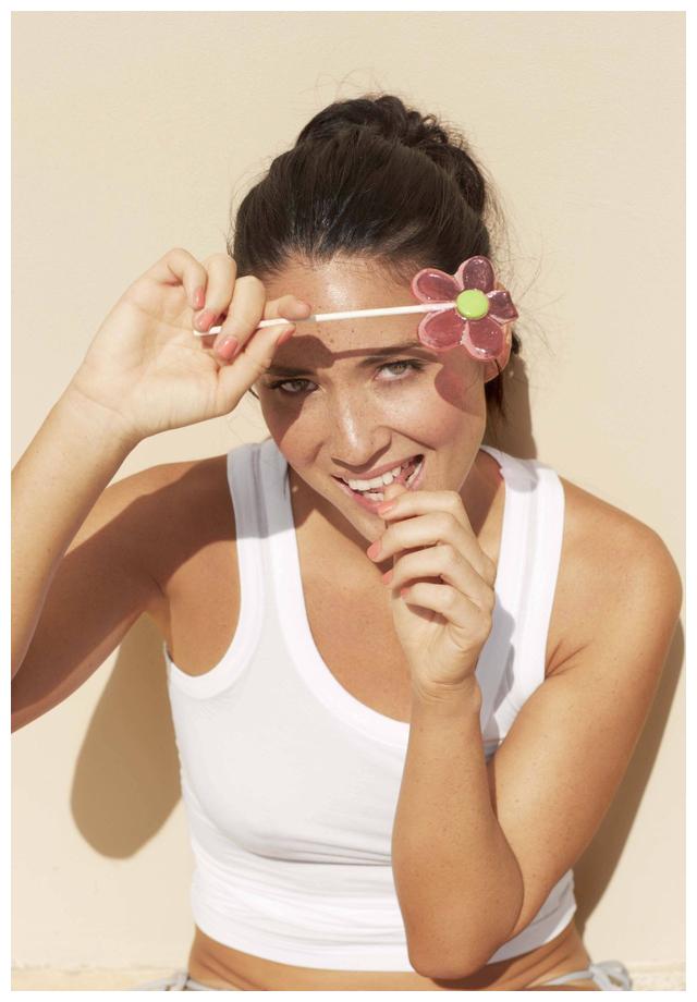 《x战警:天启》中的灵蝶—奥立薇娅·玛恩杂志七月刊写真照片