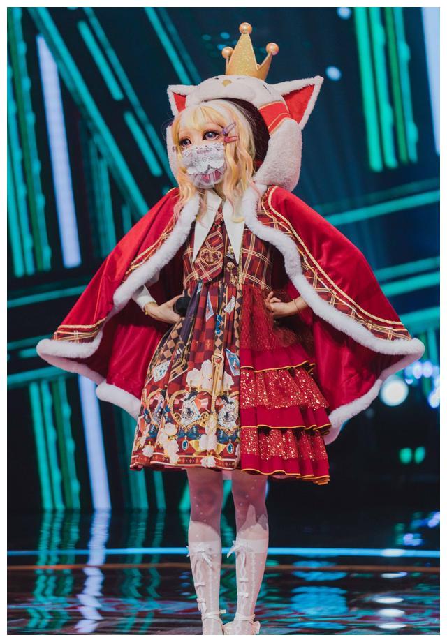 陈冰重返蒙面唱将猜猜猜舞台百变风格实力唱功征服大众