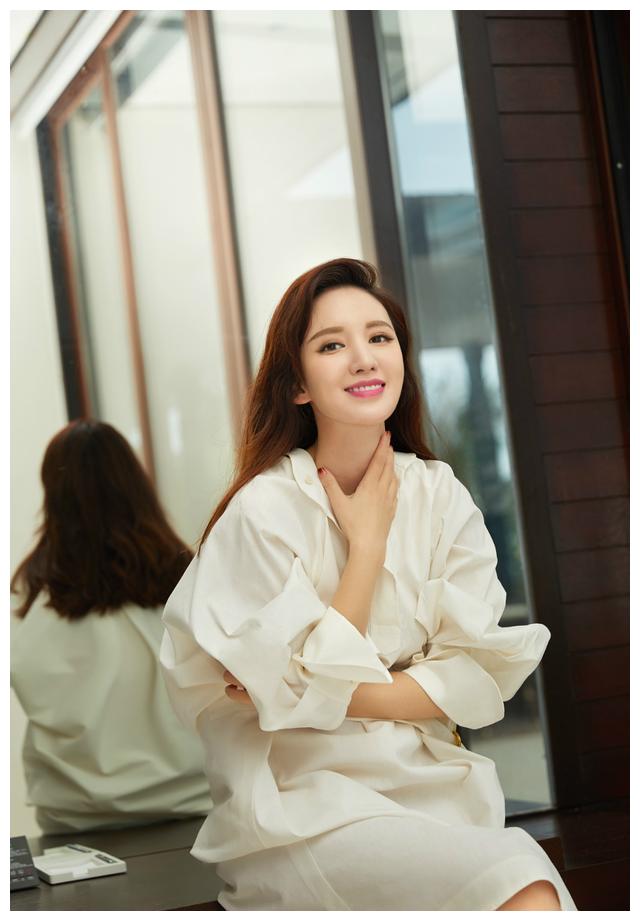 安家:张萌脸部坍塌惹争议,因拍戏流产无缘当妈妈,这么拼值得吗