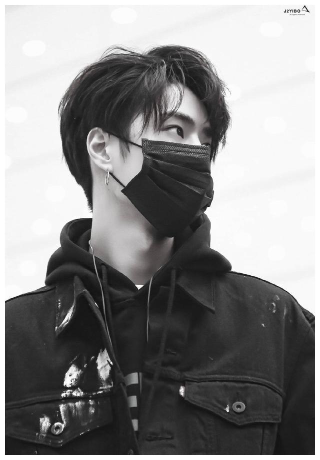 王一博带口罩合集大帅哥就是什么都挡住了也能苏你一脸的水平