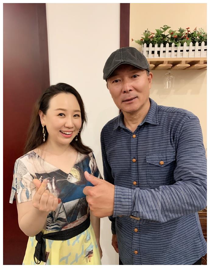 一生无儿无女,最后一次公开现身画面曝光|谢园|邱悦|心脏病_新浪新闻