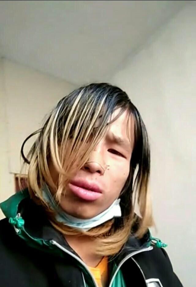 曾经20岁的杀马特还在当服务员女生说我不愿意再等了