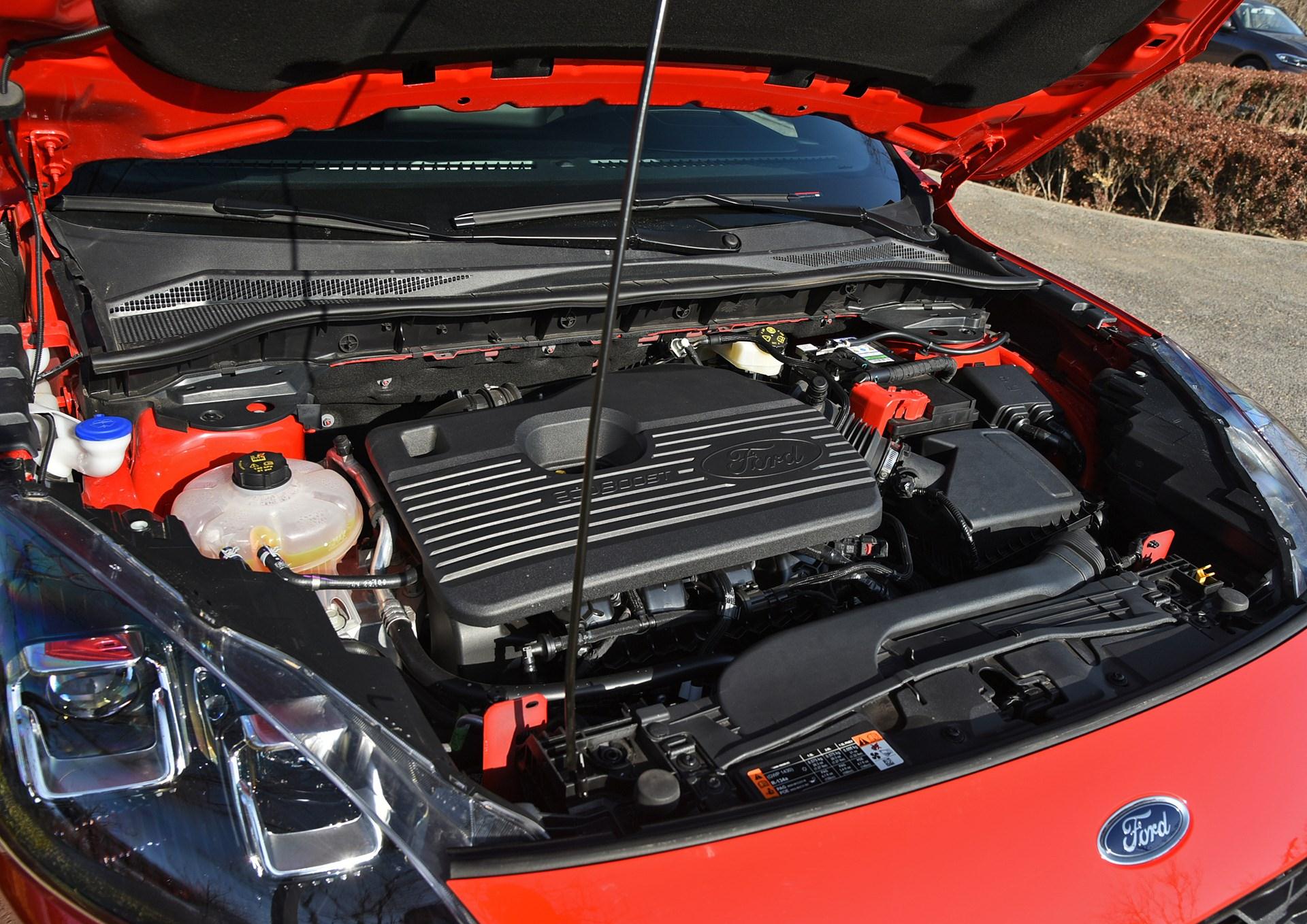 m,传动方面,锐际纵享款匹配的是8速手自一体变速箱,其余车型均匹配8速