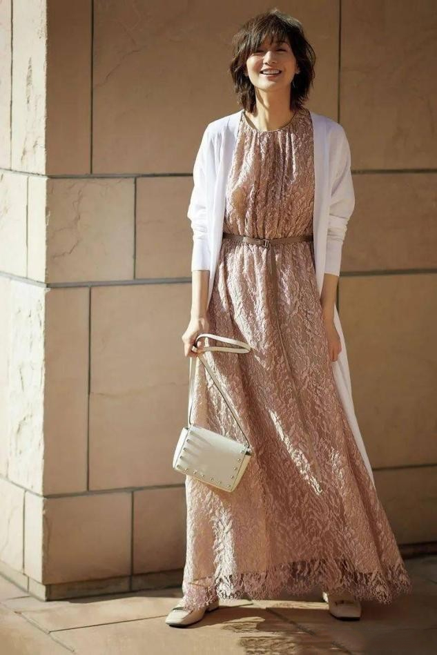 52岁的福冈佳子,是我见过最会穿的女人,知性的气质优雅到骨子里休闲区蓝鸢梦想 - Www.slyday.coM 52岁的福冈佳子,是我见过最会穿的女人,知性的气质优雅到骨子里休闲区蓝鸢梦想 - Www.slyday.coM