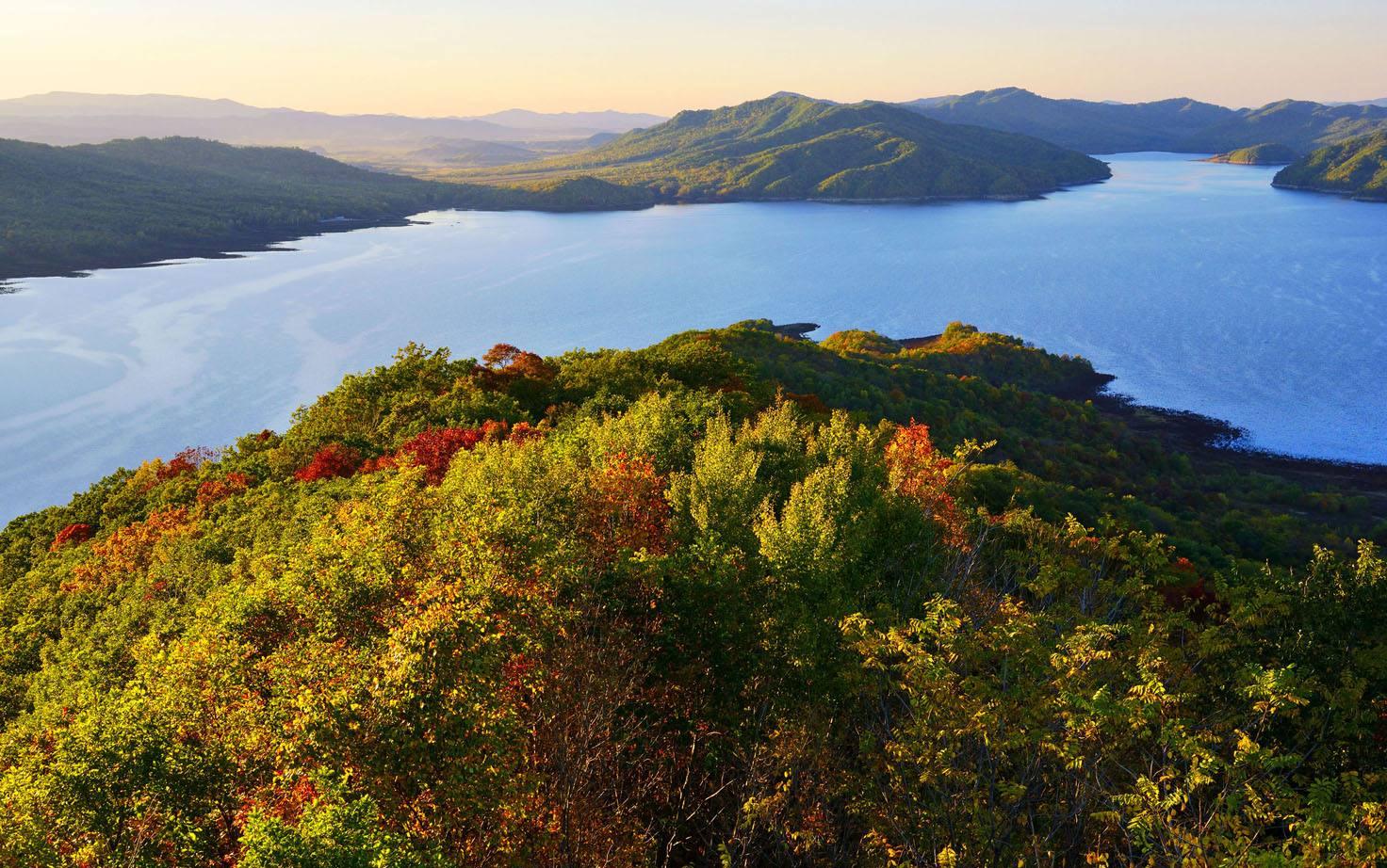 黑龙江凤凰山森林公园,植被茂盛,风景优美