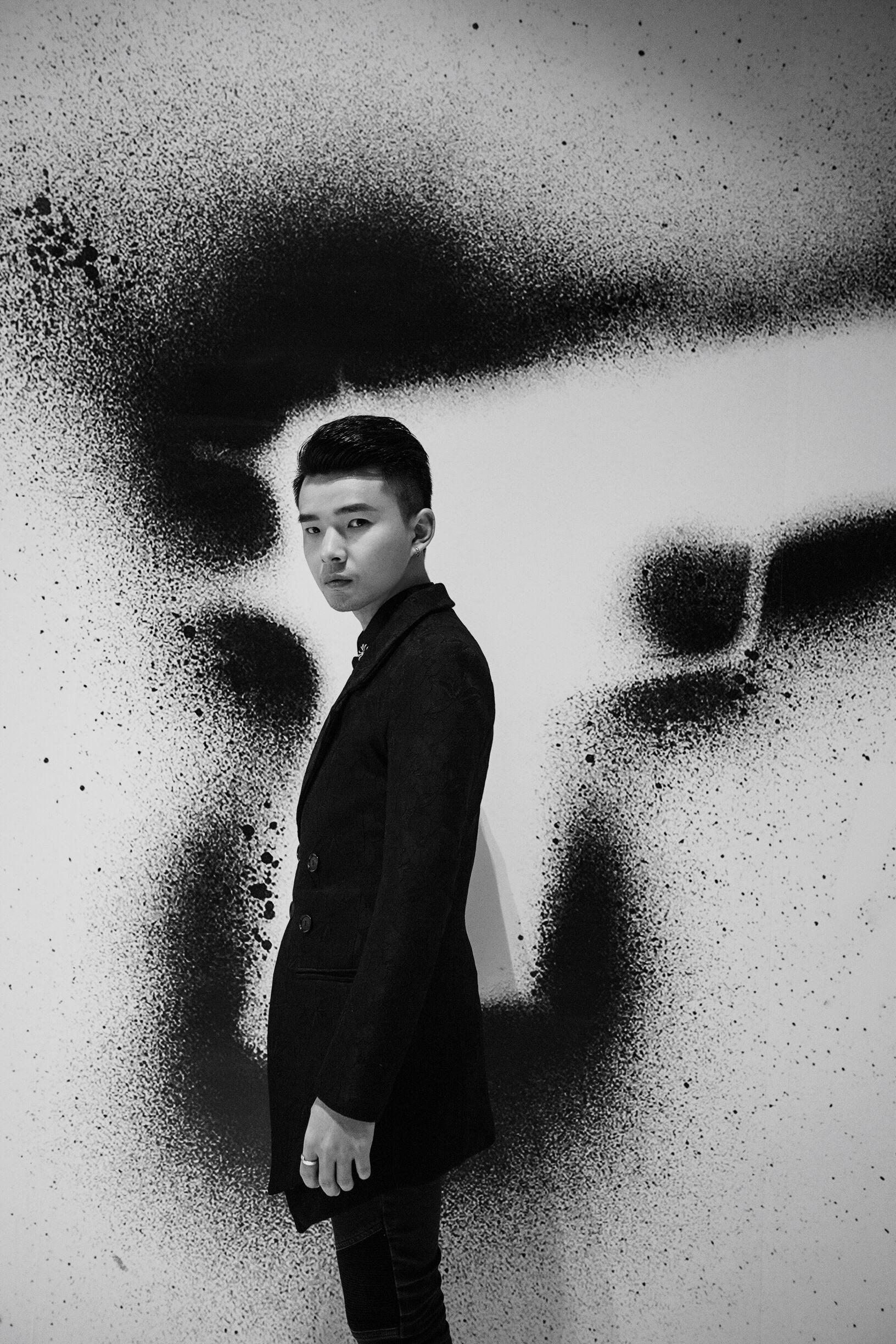 谭轩辕英伦风单曲《鲸之旅》上线 传达来自海底深处的告白