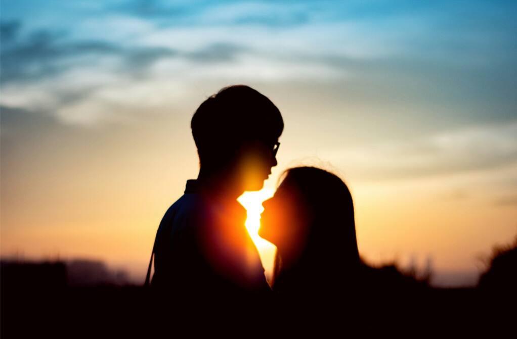 异性相处久了,这3件事做多了,自然会日久生情