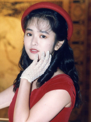 48岁叶蕴仪近况曝光嫁入豪门为爱淡出演艺圈离婚后甜美依旧