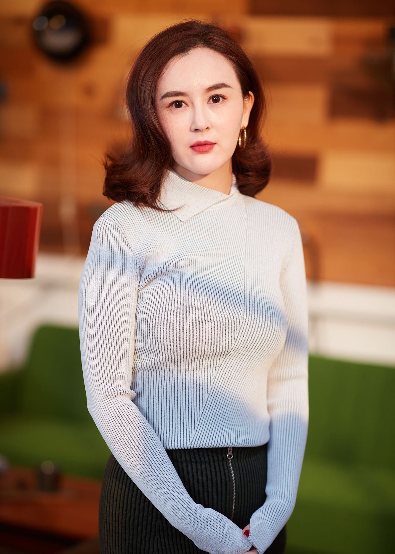 1 / 9 当初的周芷若扮演者刘竞摒弃演员身份后,目前转型为影视导演.