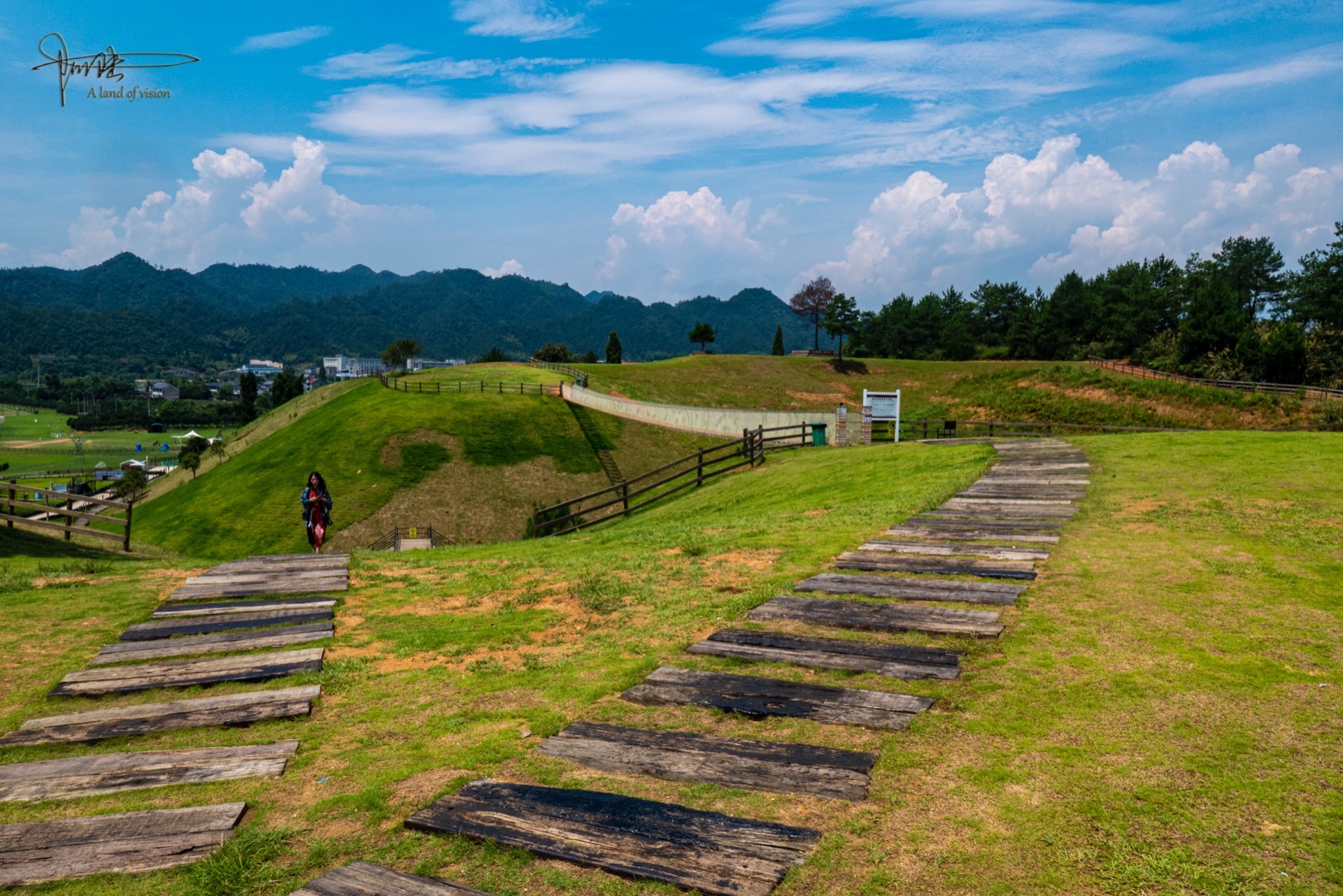 12 22:10:04            阝可阝击 1 / 10 临安风之谷景区挺大的,如果