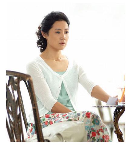 刘蓓曾经就是一人没有公司 没有主力,自己打理演艺事物,还一人挑起