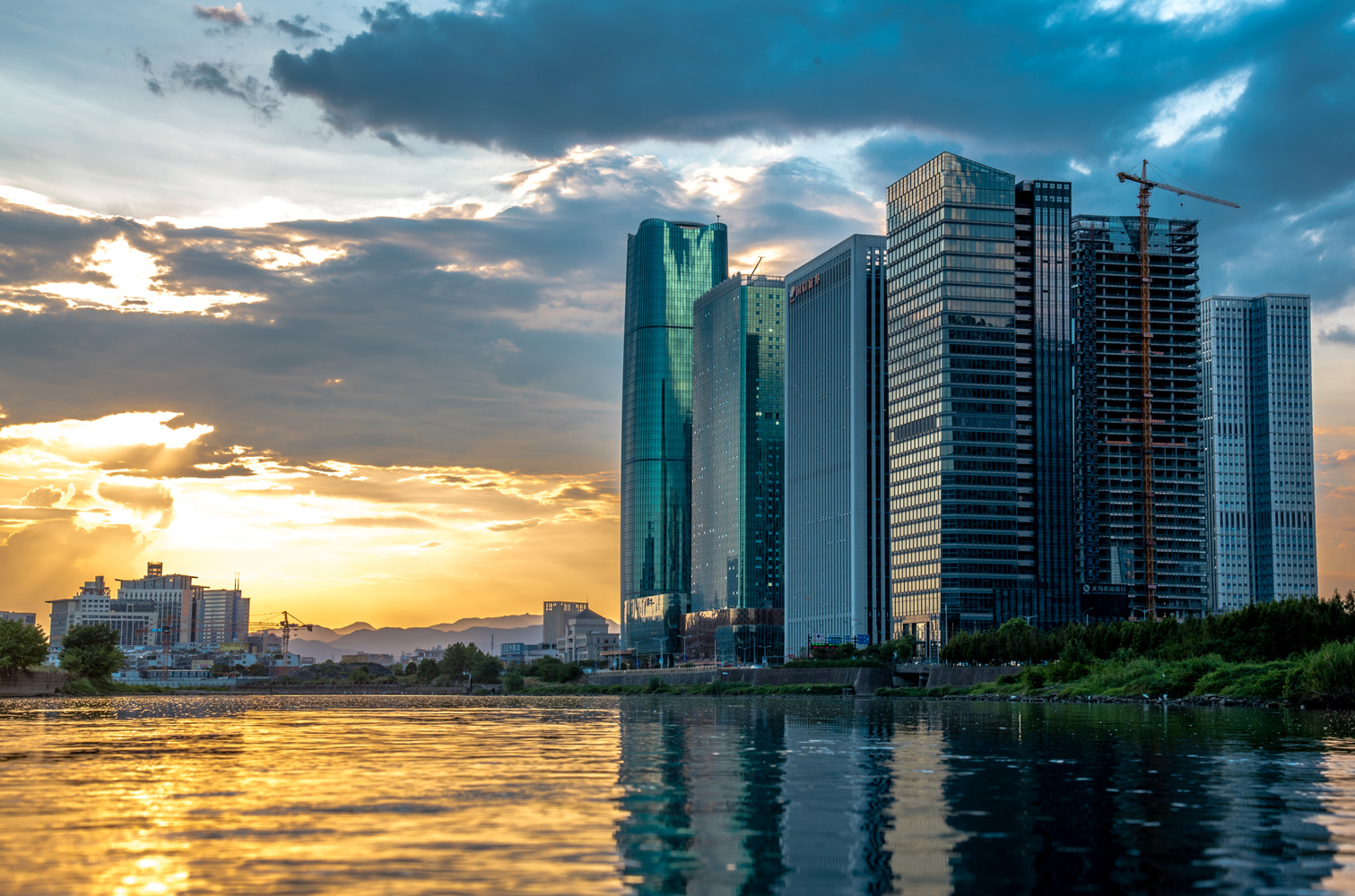 国内第一电商大县,每天百位老板在此诞生,商品种类近200万|义乌|电商