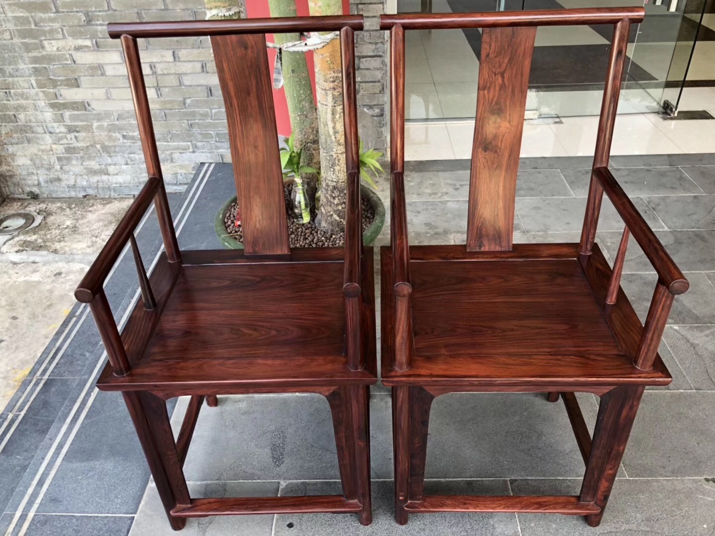 海南黄花梨家具的保养