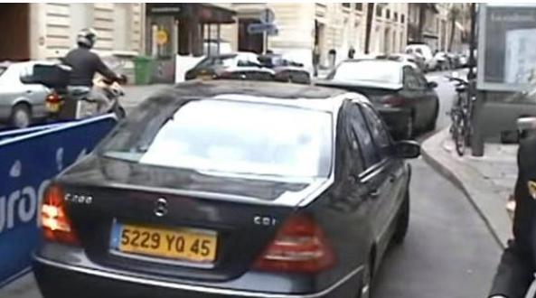 开过的座驾拍卖出1亿多，这位巨星是发哥的偶像，如今开C级代步