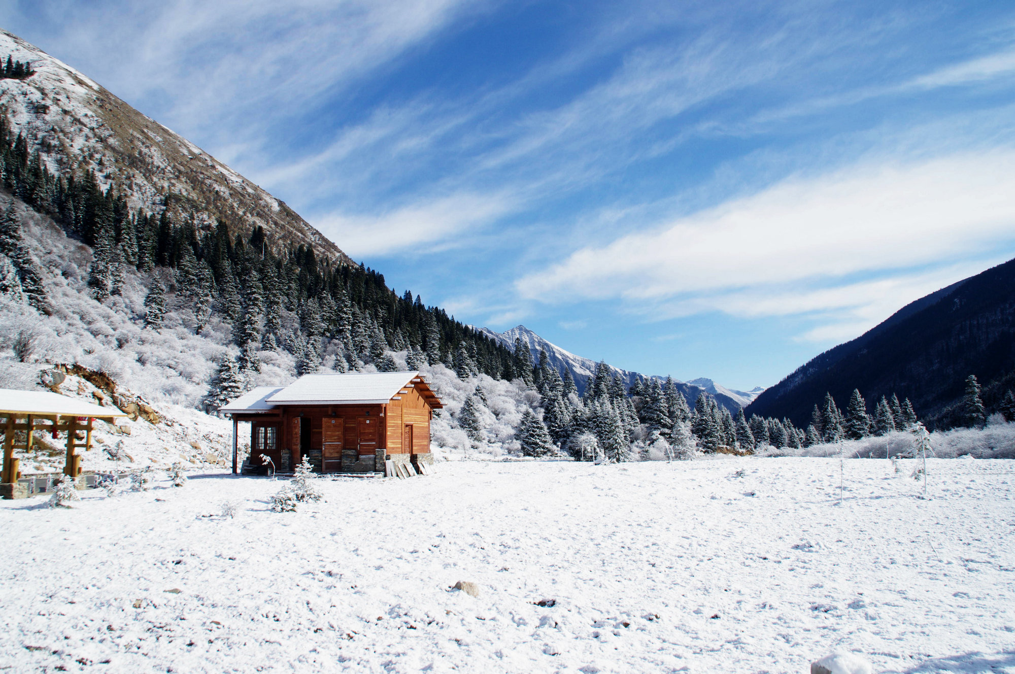 探访达古冰川风景区,云海之巅,冰雪世界