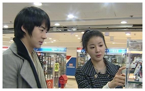 李诗英体脂不足10惊呆网友年轻拥有神级容貌大9岁丈夫财貌双全