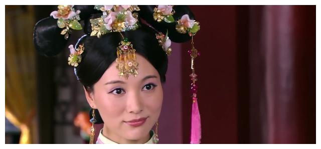 在多情江山,徐麒雯扮演的兰的角色,公主被珍珠包围,华丽是眉毛中心的