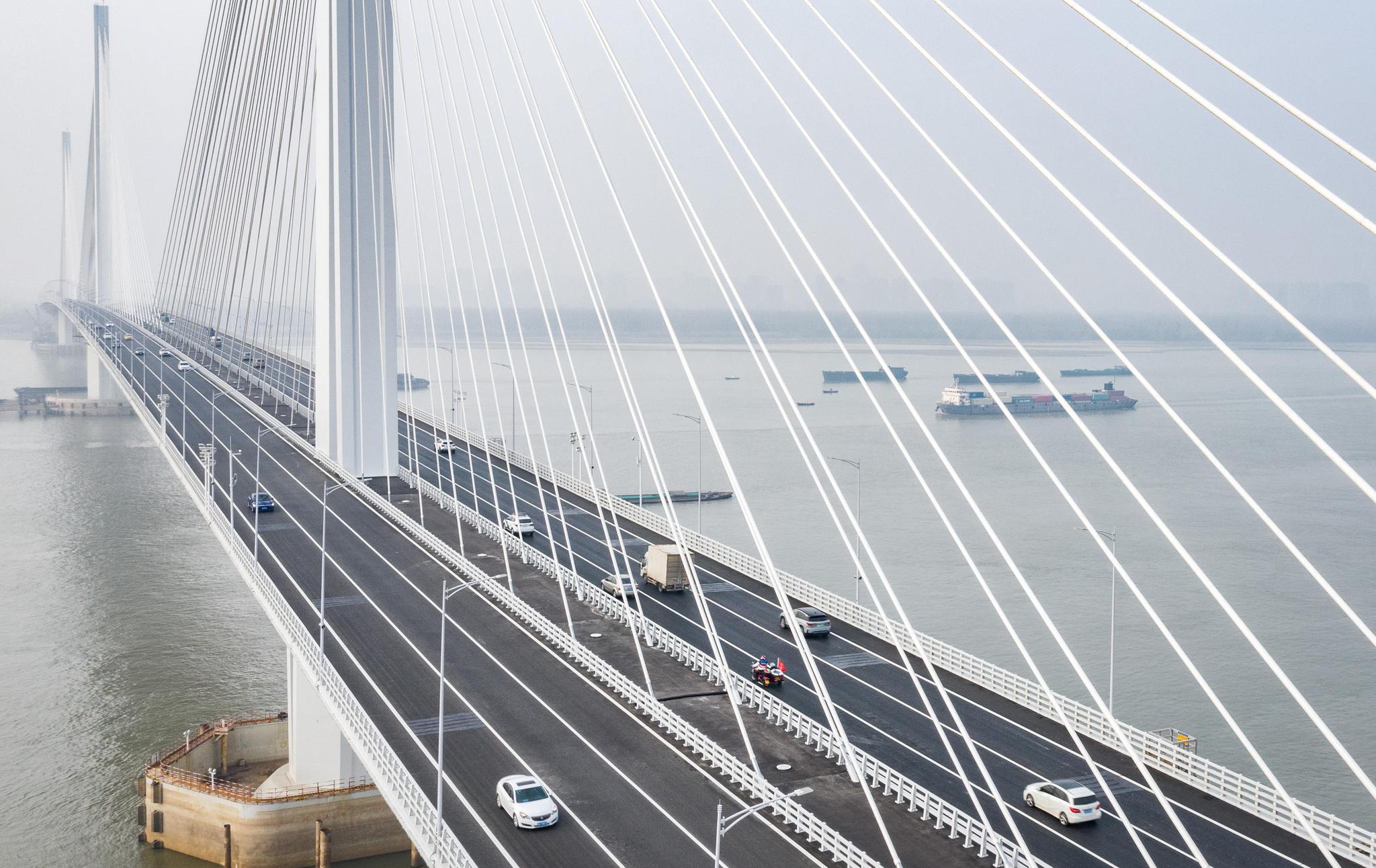 南京江心洲长江大桥正式通车运营(2)__财经头条