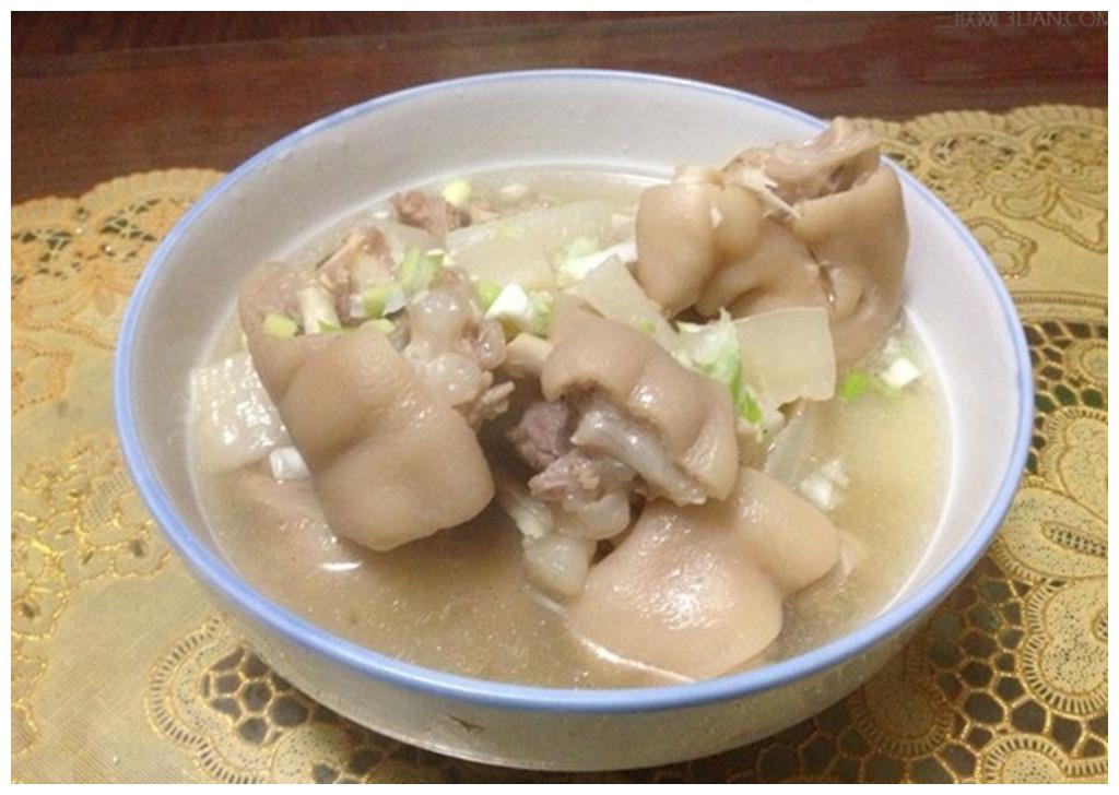 炖猪蹄时,万万不要先焯水!多加这1步,软烂脱骨香喷喷,特美味