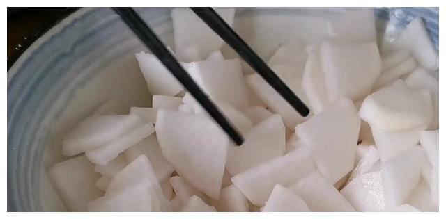 吃起来清脆爽口,咬一口脆脆爽爽的萝卜小菜教你这样做,好吃!