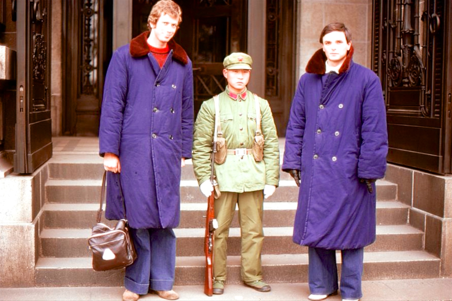 那些年的65式军服,罕见生活老照片,属于军人们的回忆__财经头条