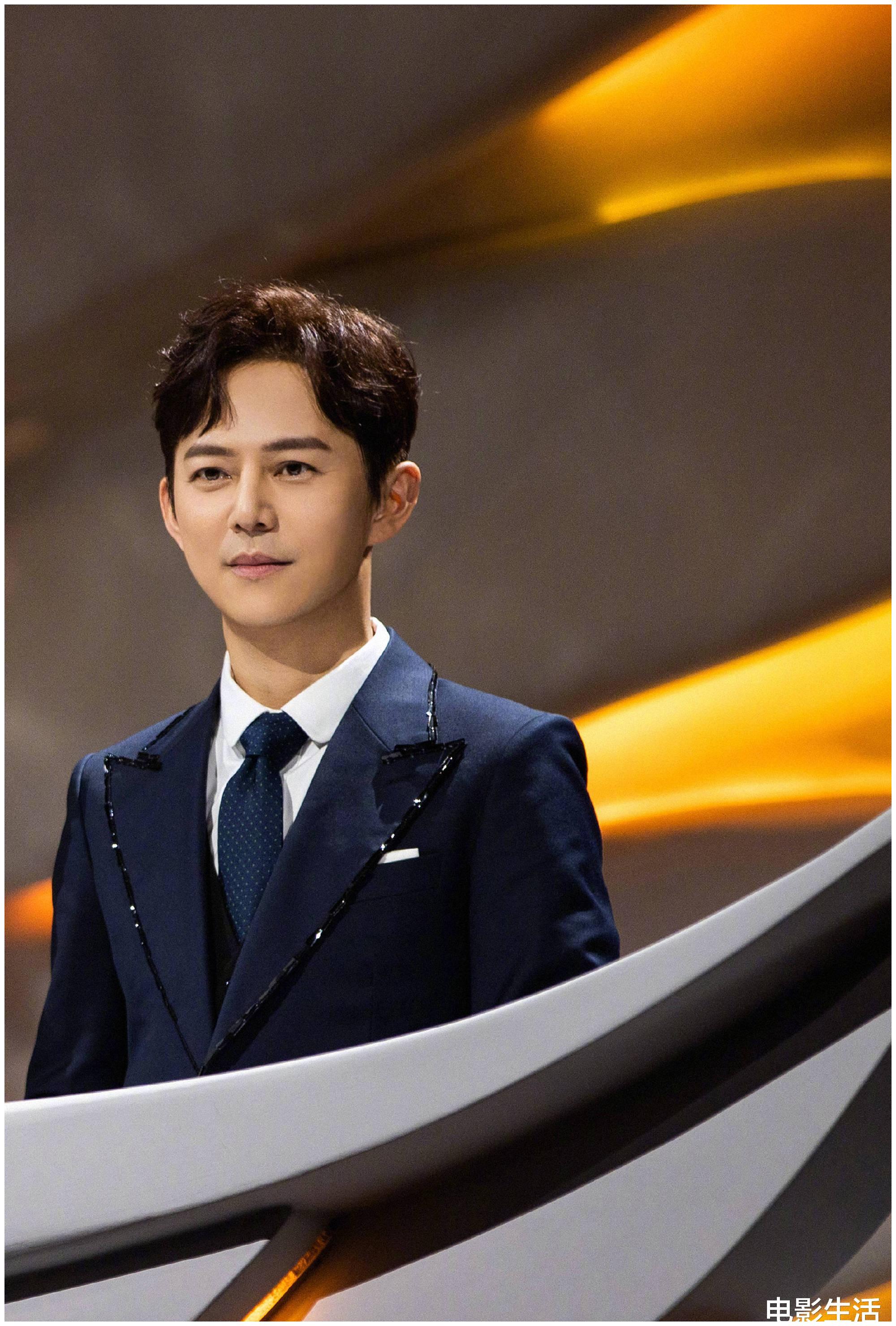 何炅又圈粉了,自律,情商高,难怪能这么火|令人心动的offer|何炅|疫情