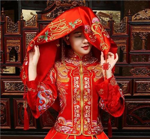 古代娶亲时新娘子为何都要盖红盖头出嫁其实原因很简单