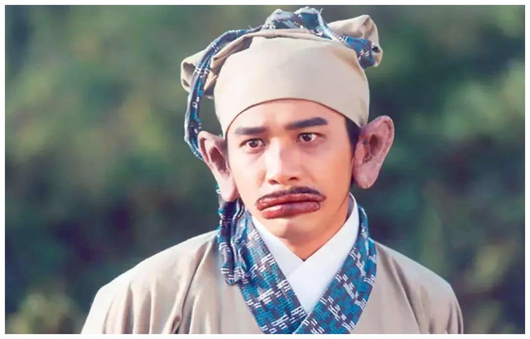 【古装辣眼睛】剧照,韩雪头上趴着蜘蛛,邓伦呆傻,她得罪造型师